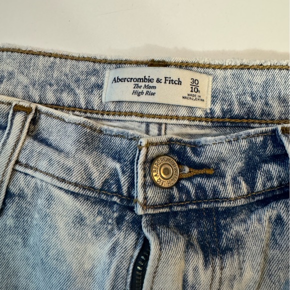 High Rise Mom Jean - Picture 2 of 10